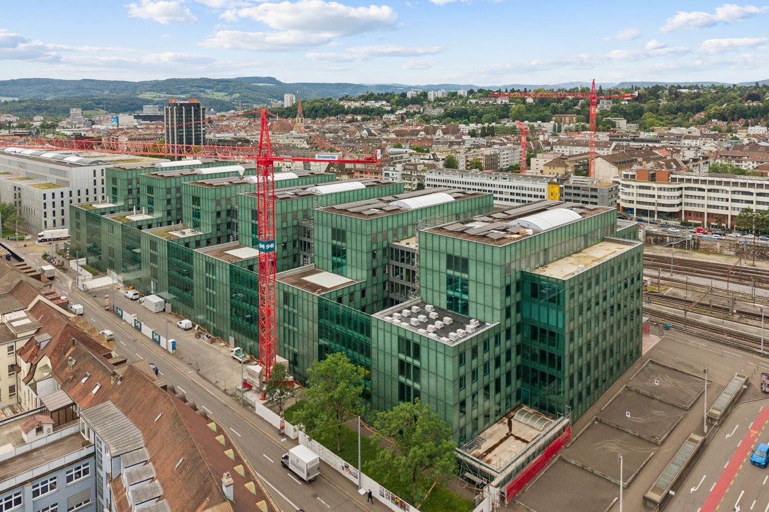 308m² office
