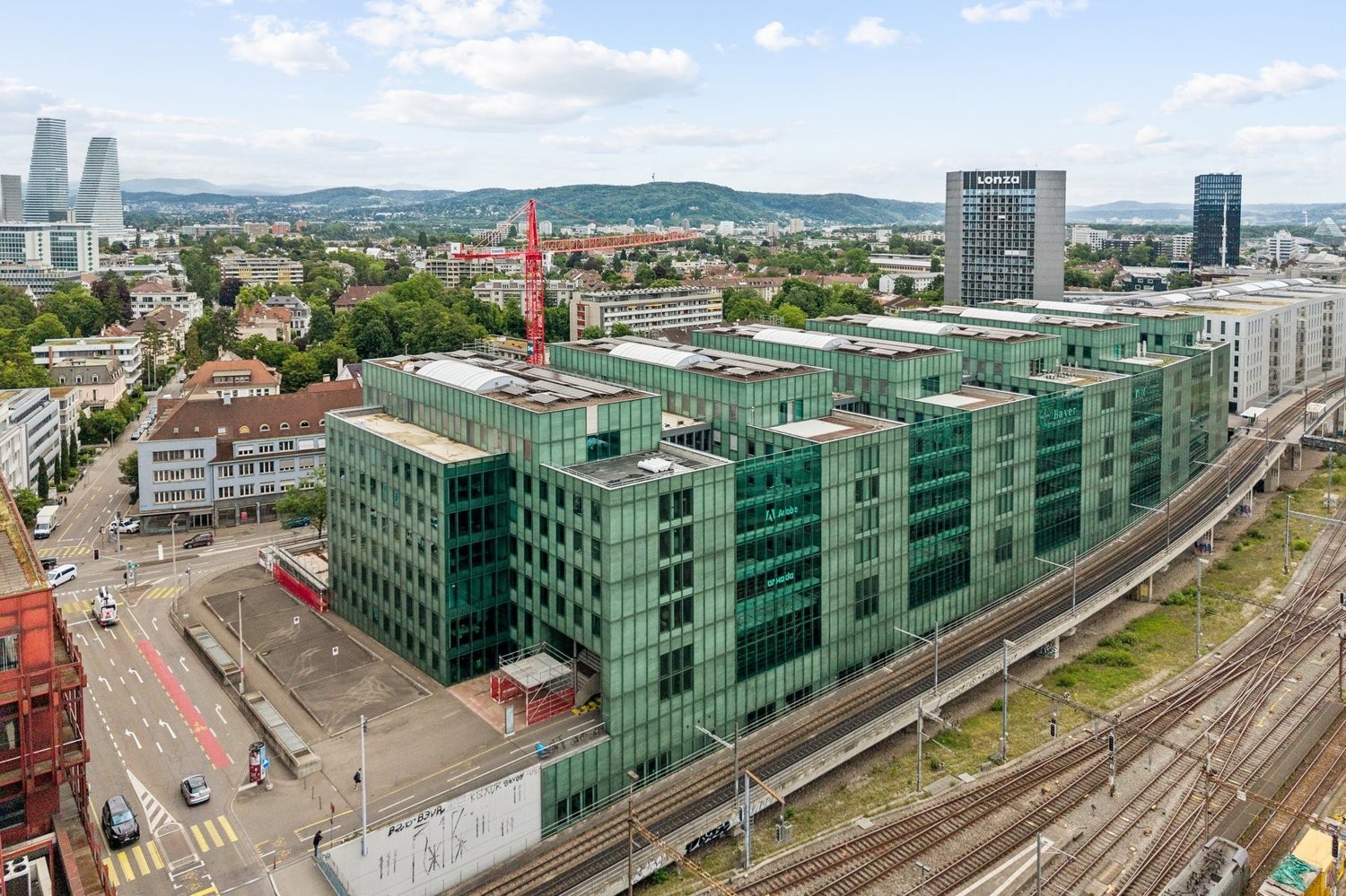 308m² office