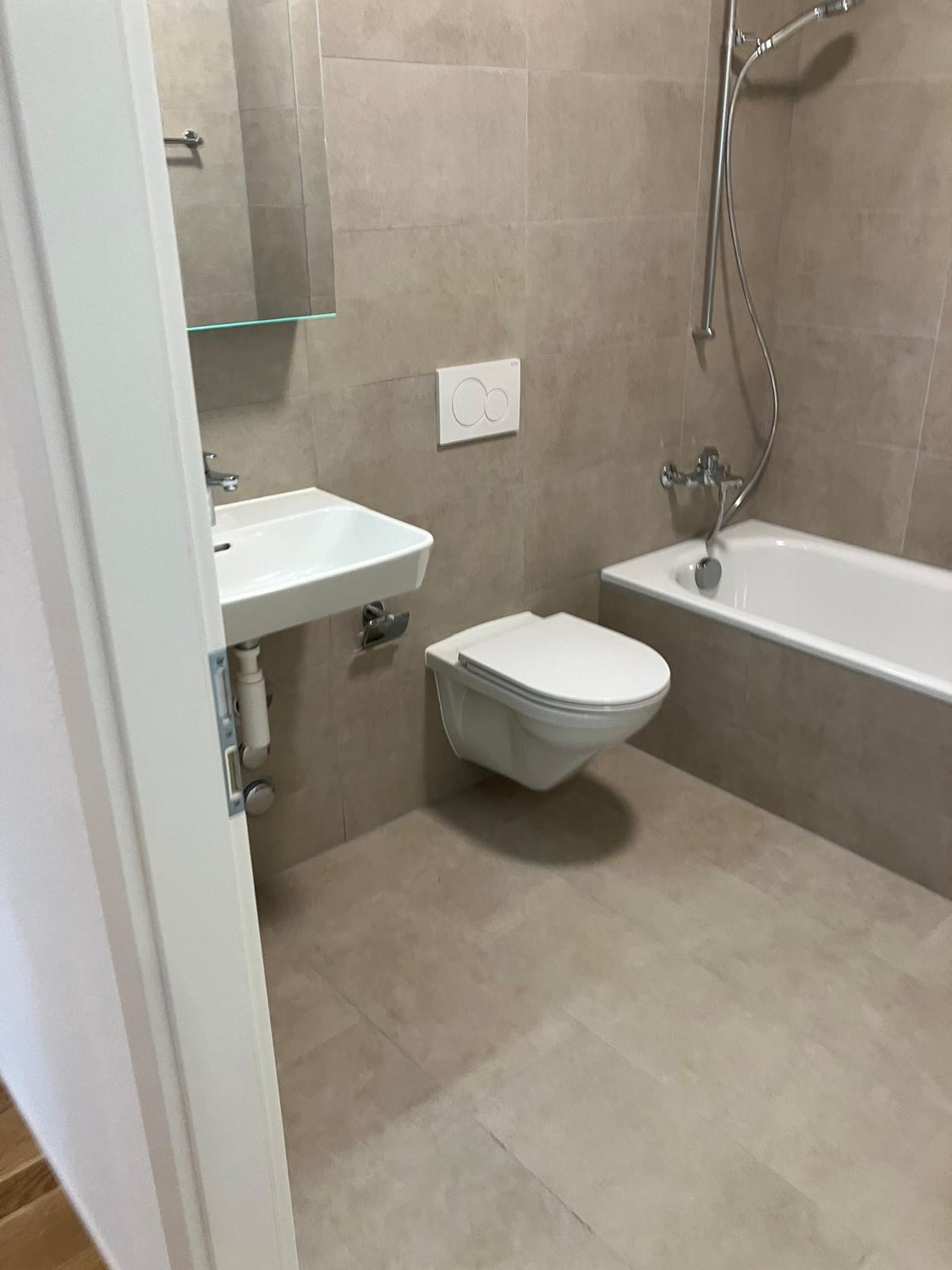Appartamento di 2 ½ locali, foto 3 di 4