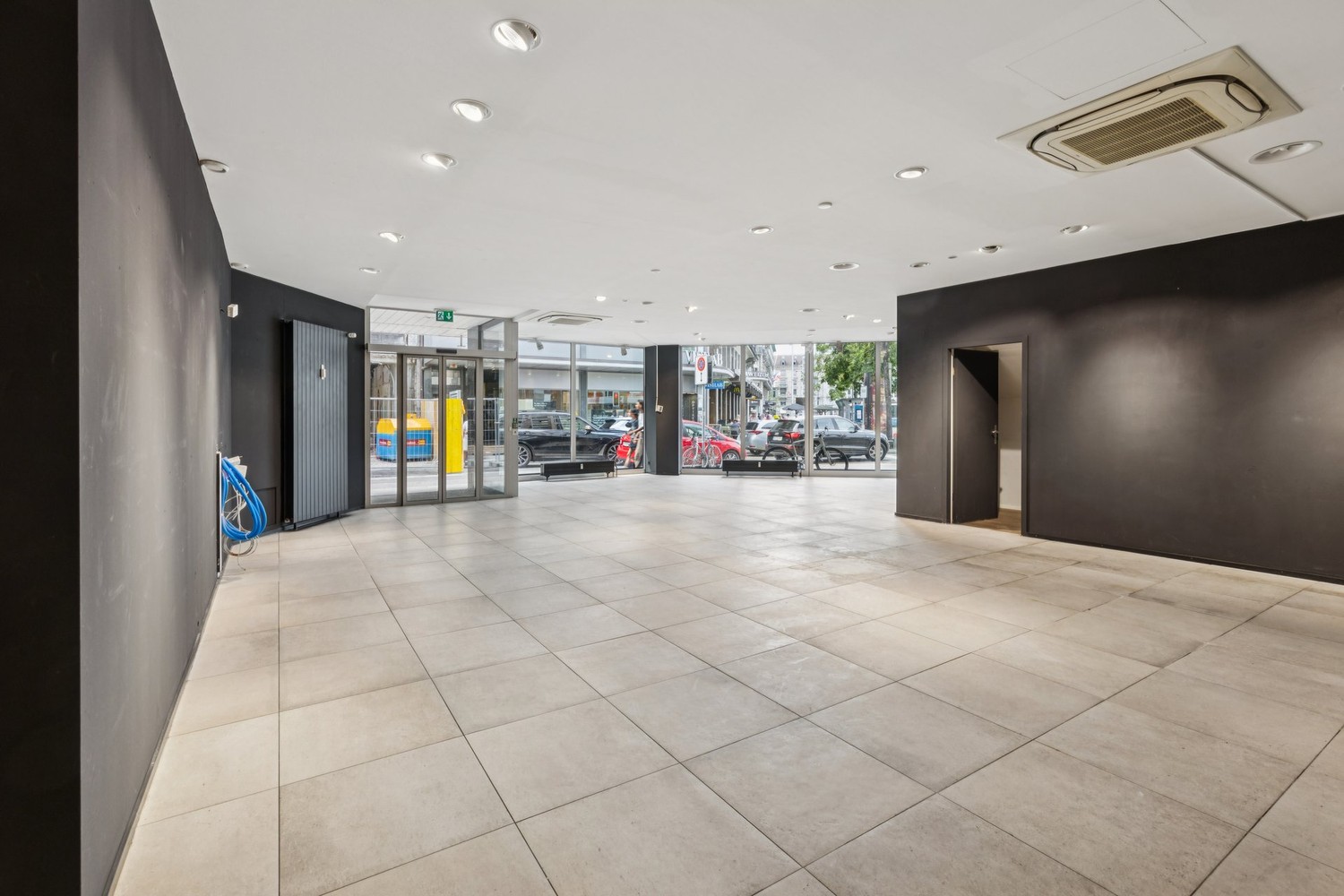 negozio di 143m²
