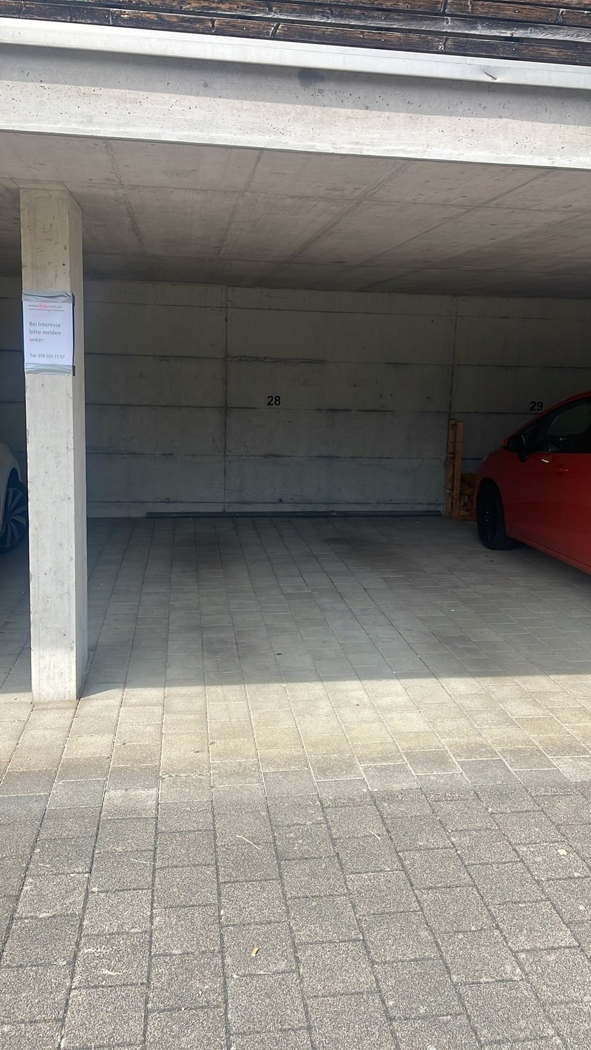 Posto disponibile, foto 1 di 2