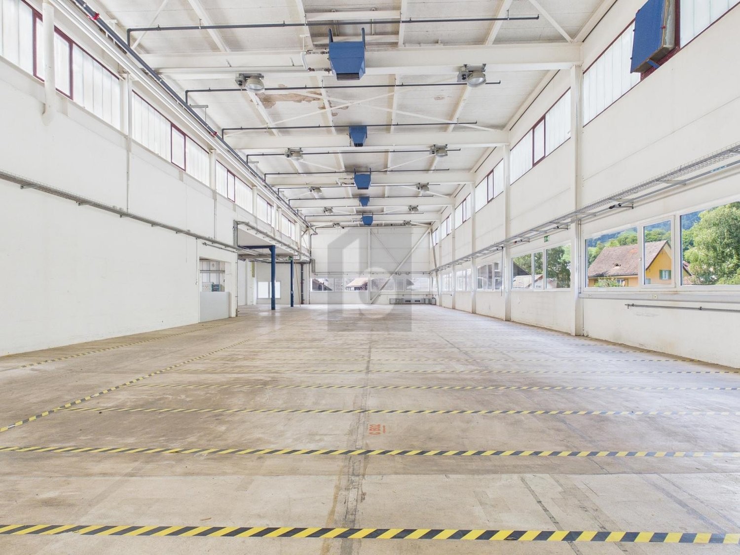 1336m² industrial object