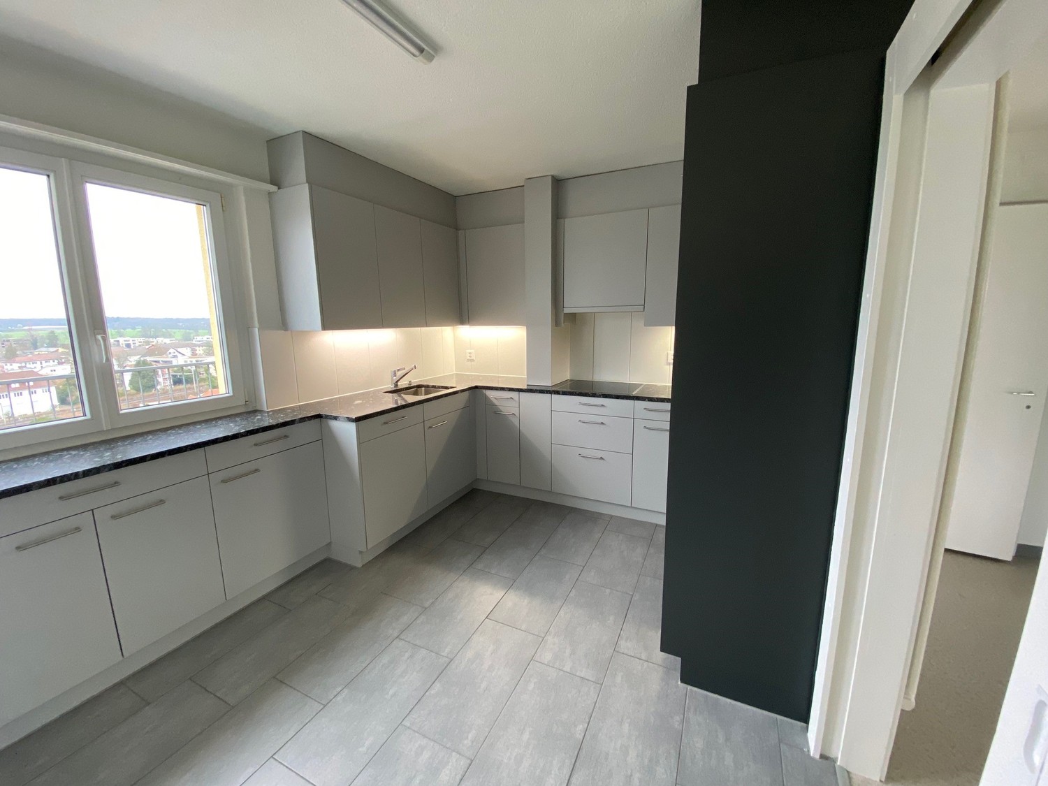 Appartamento mansardato di 4 ½ locali, foto 2 di 10