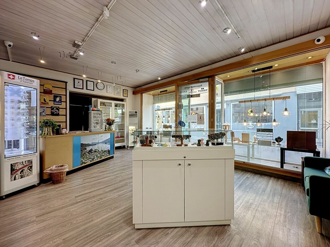 90m² commerciale