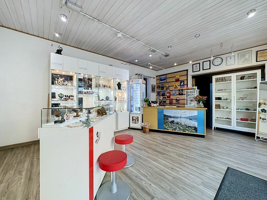 90m² commerciale
