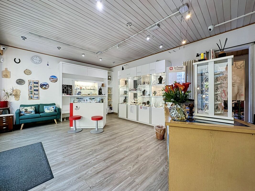90m² commerciale