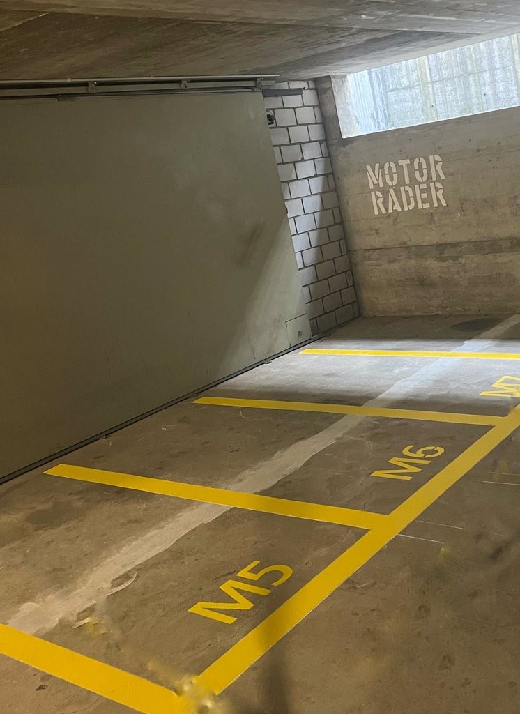 Parcheggio per biciclette coperto