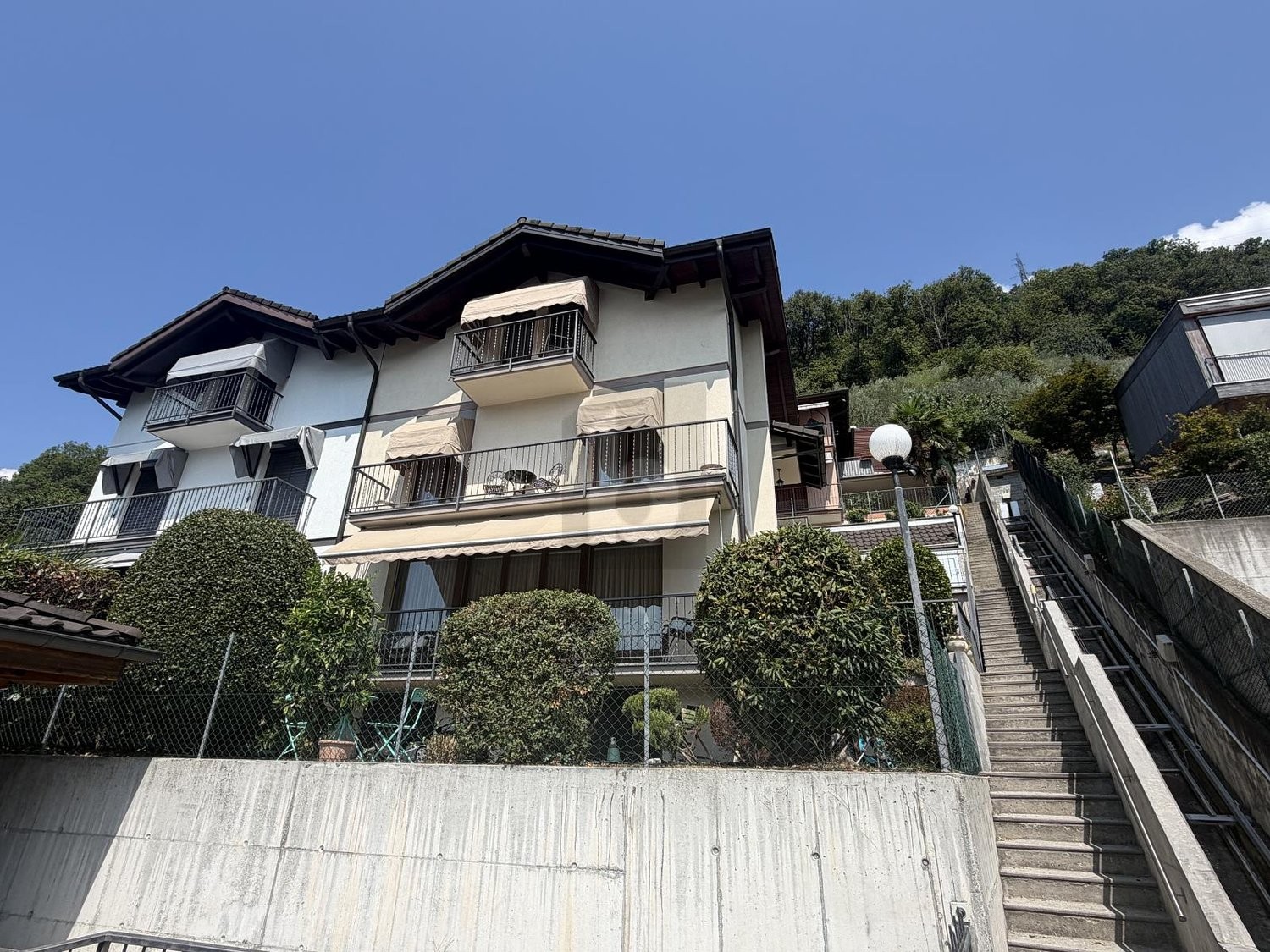 5 ½ rooms duplex house, foto 2 di 4