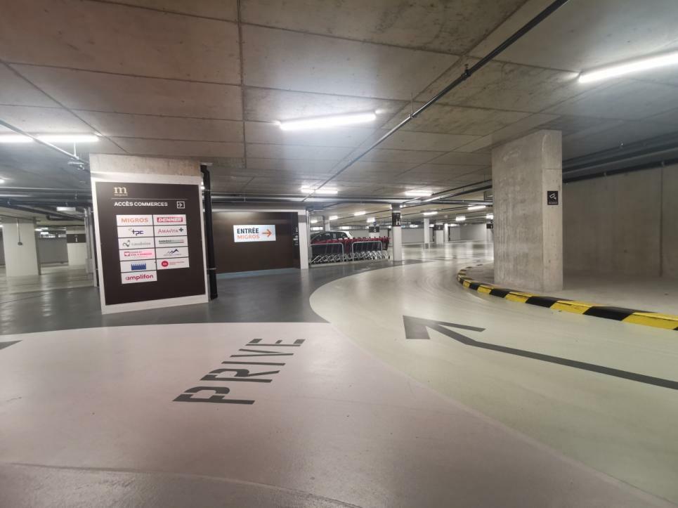 Überdachter Veloparkplatz