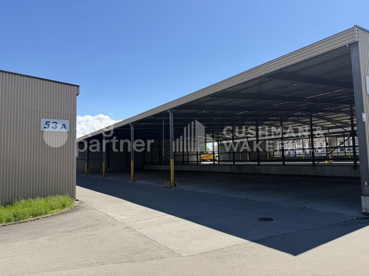 12000m² commercial","description":"12,000 m² covered storage halls, divisible from 1,000 m², ready for your project!

Between Genève and Lausanne, St-Prex benefits from a strategic positioning in the heart of the Arc lémanique.

The site consists of three covered storage halls, designed exclusively 