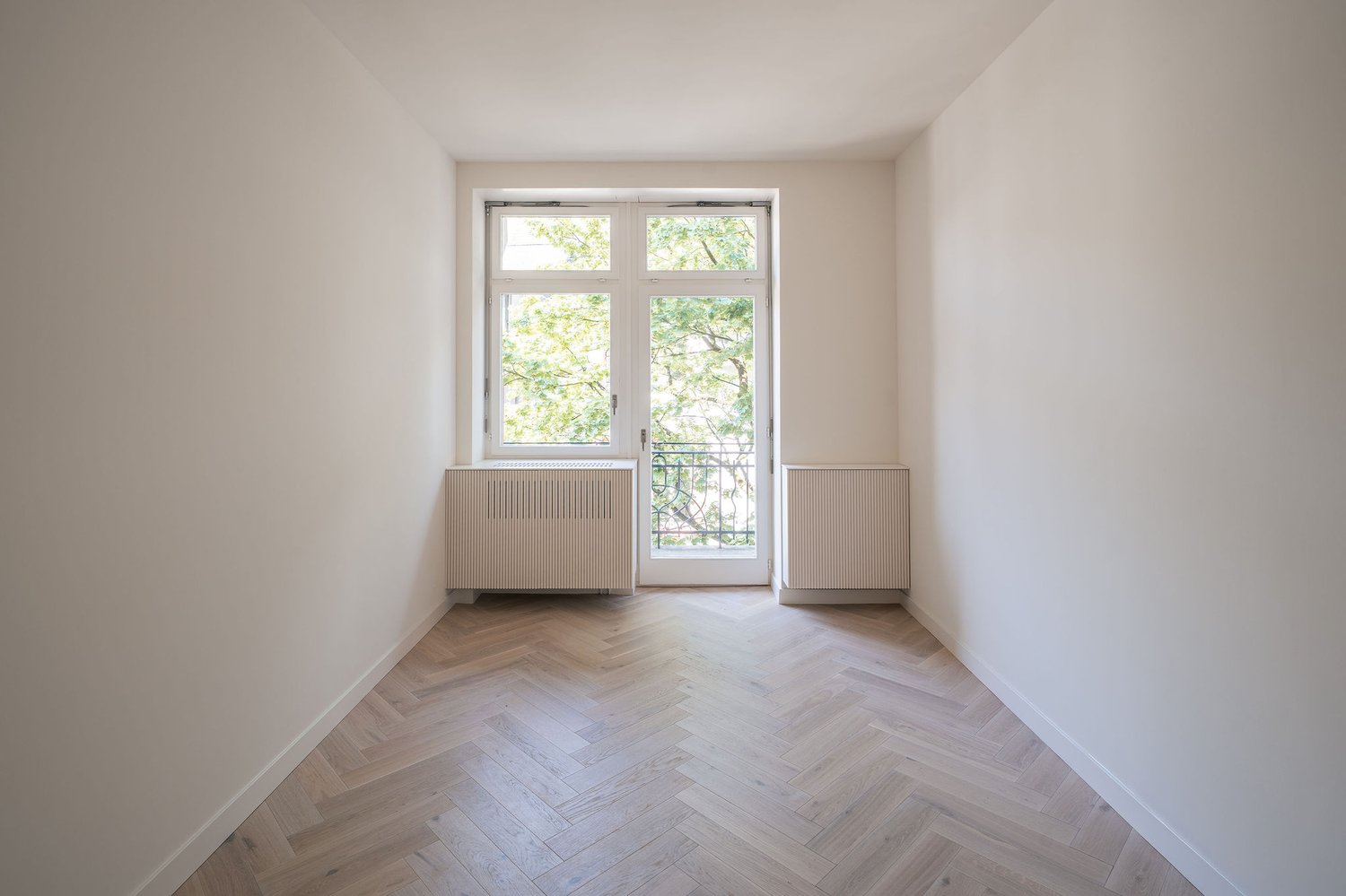 2000m² office