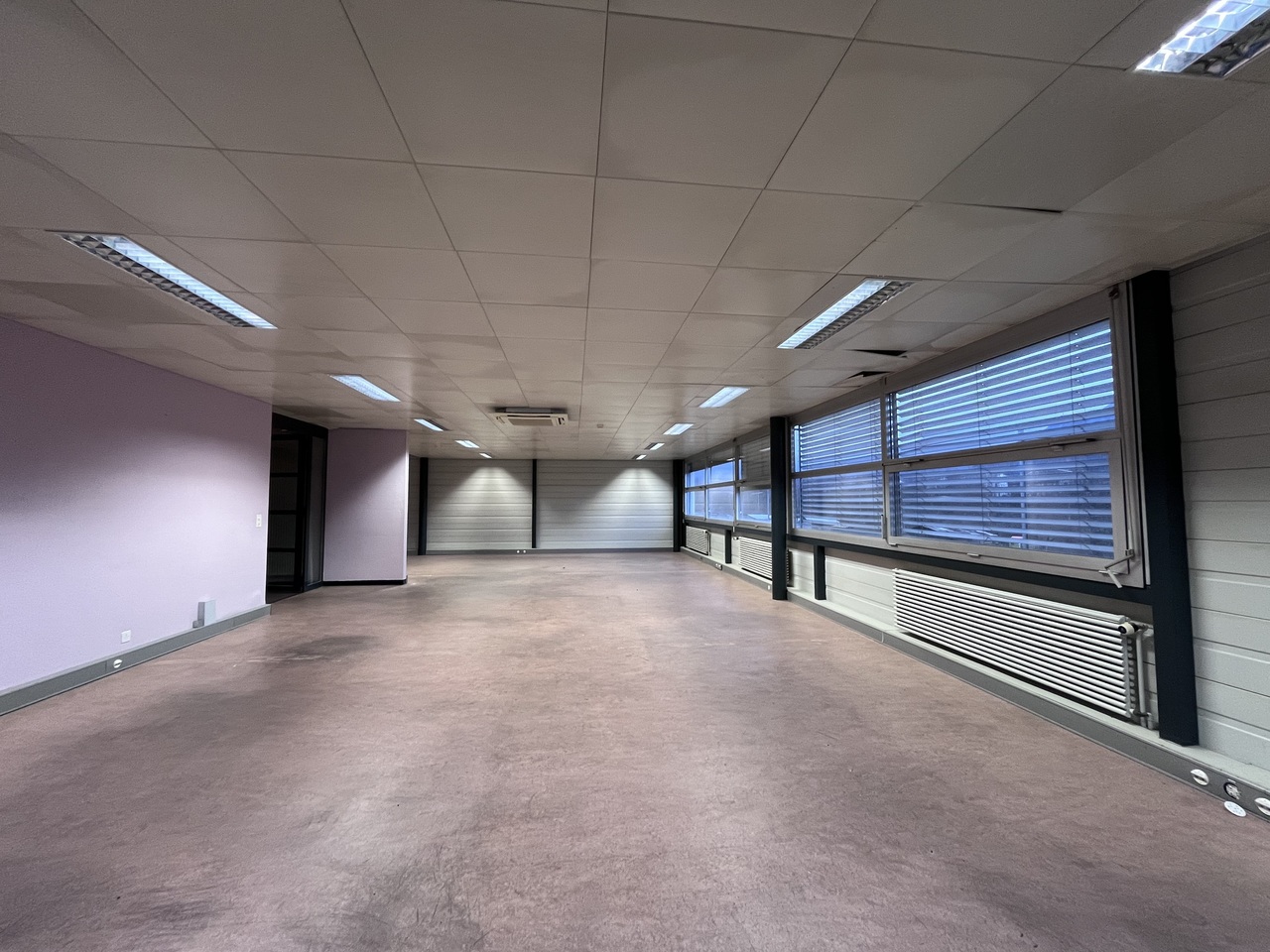 103m² office