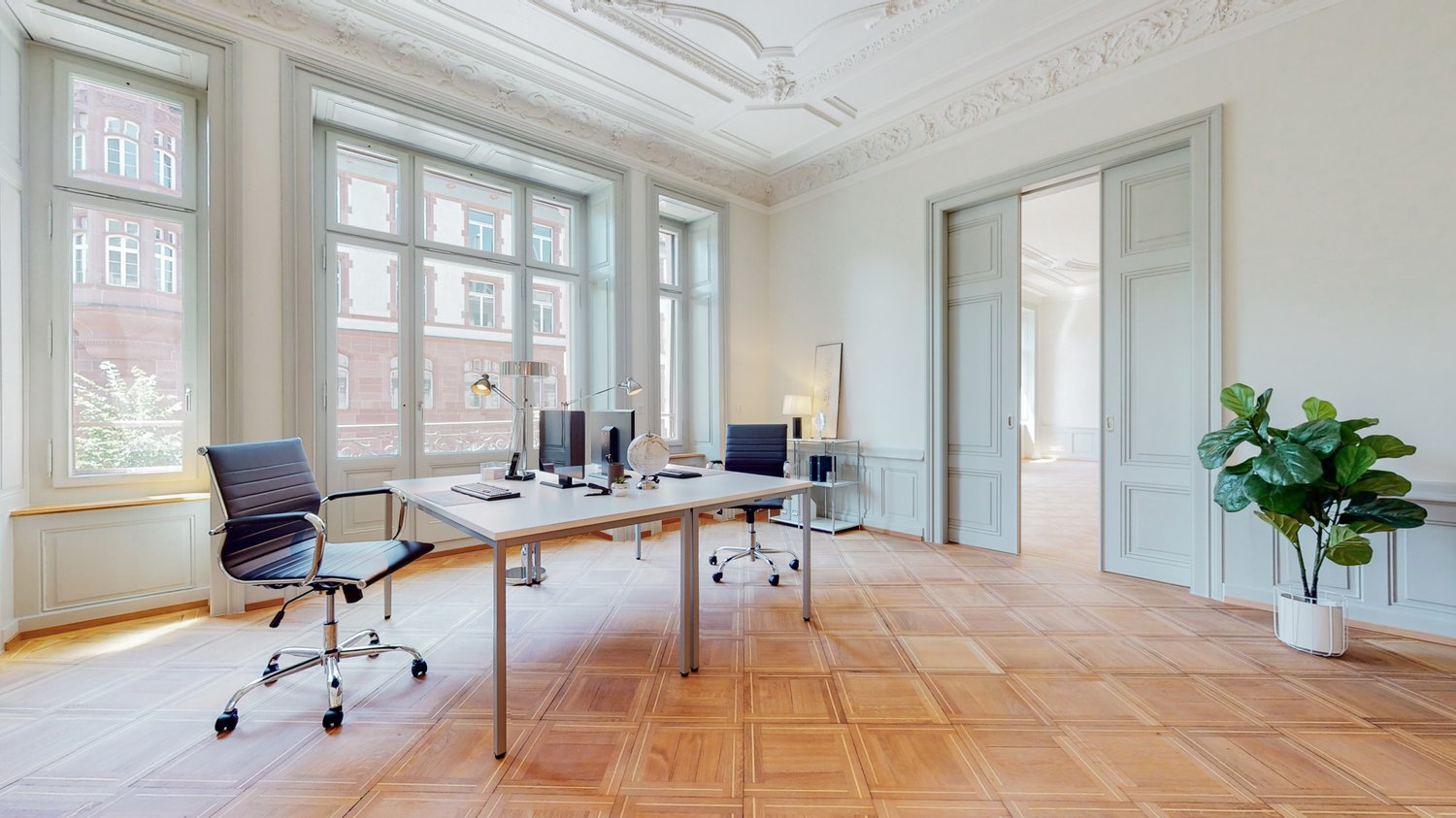 229m² office
