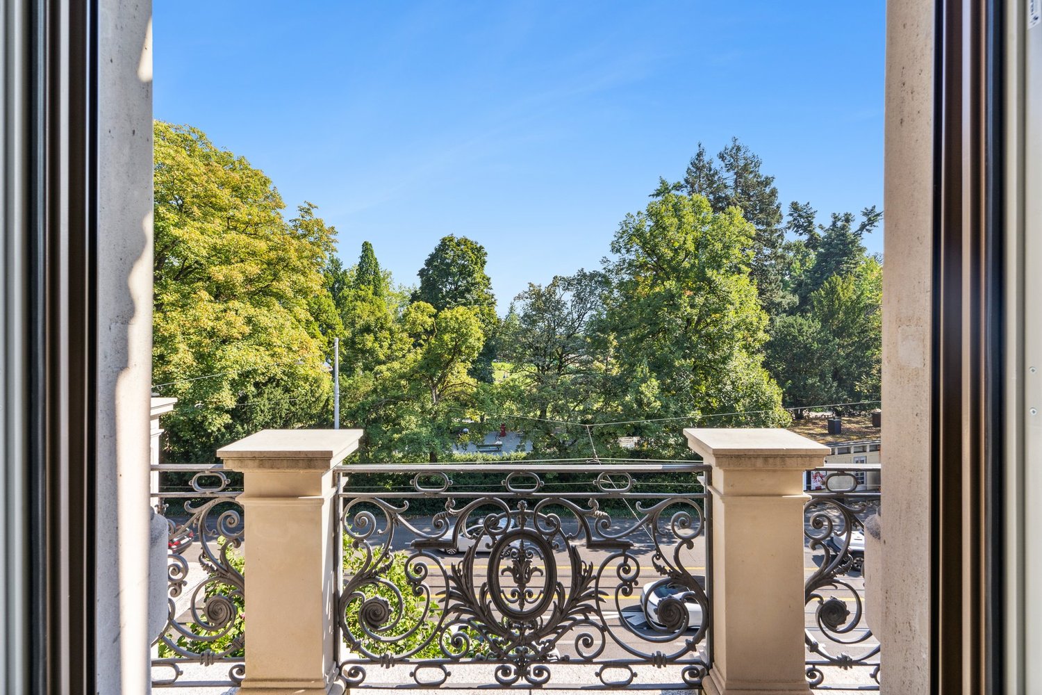 229m² office
