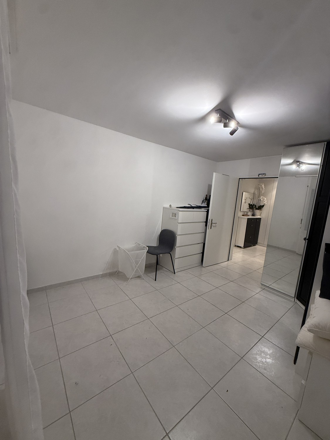 Camera in un appartamento condiviso