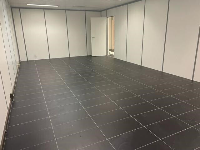 47m² office