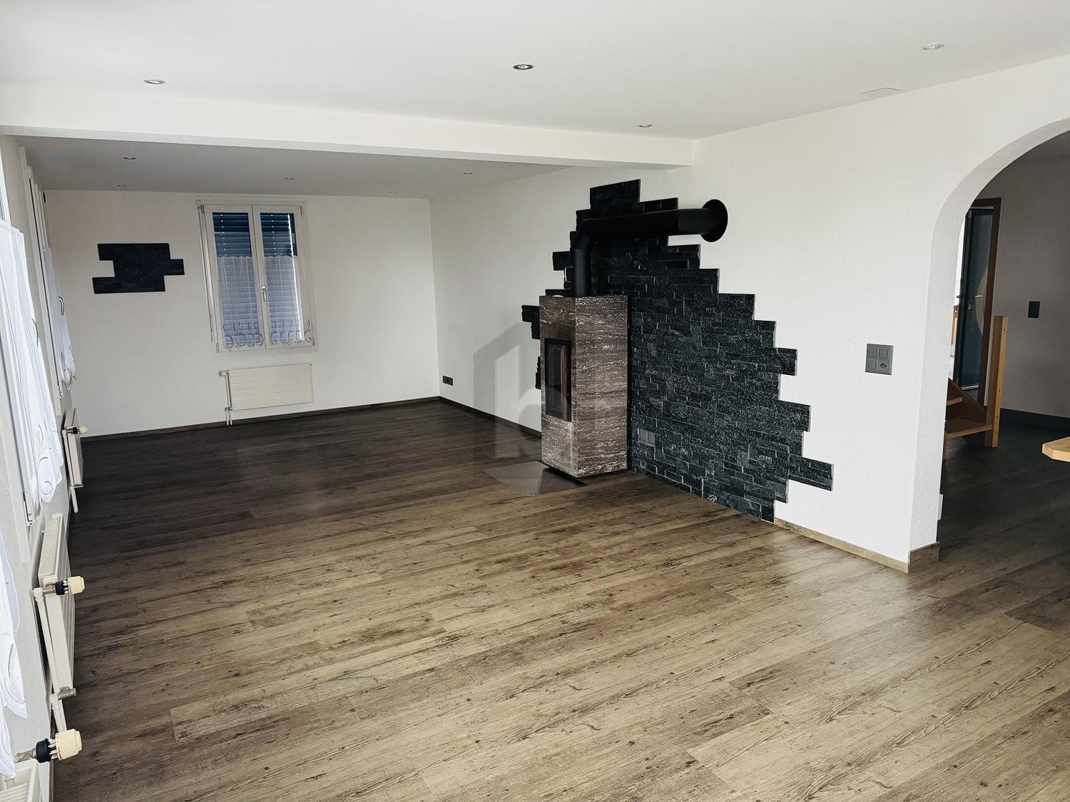 Appartamento mansardato di 5 ½ locali, foto 3 di 4