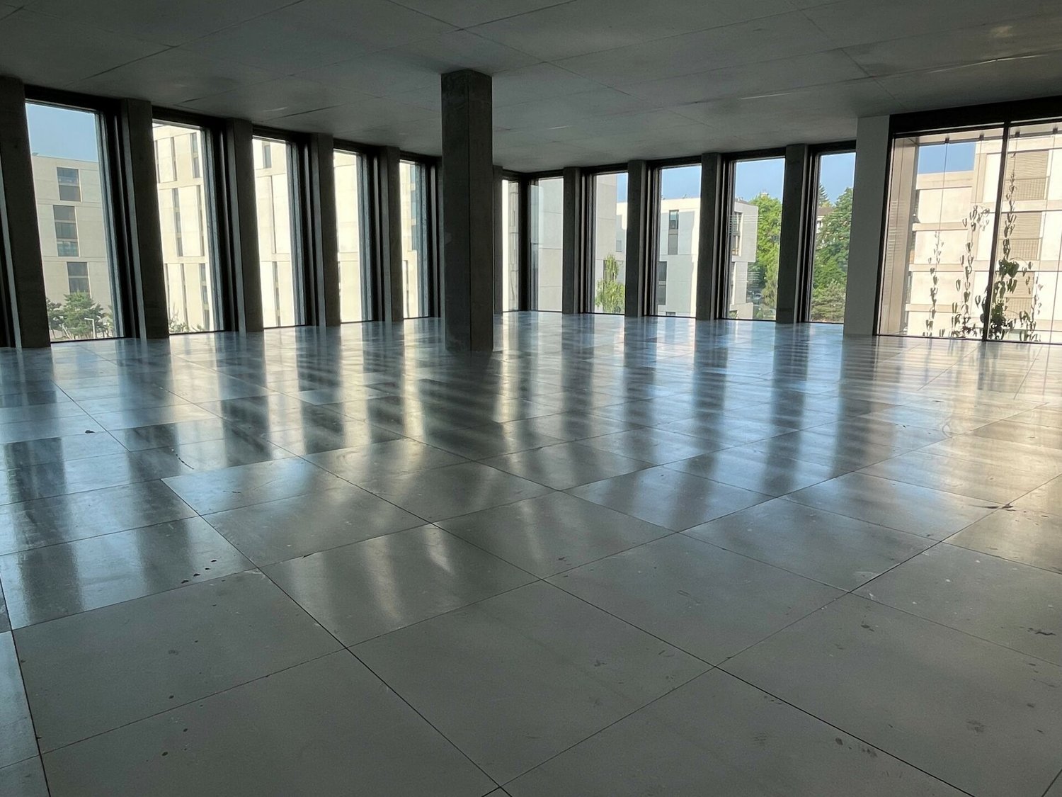 345m² commerciale