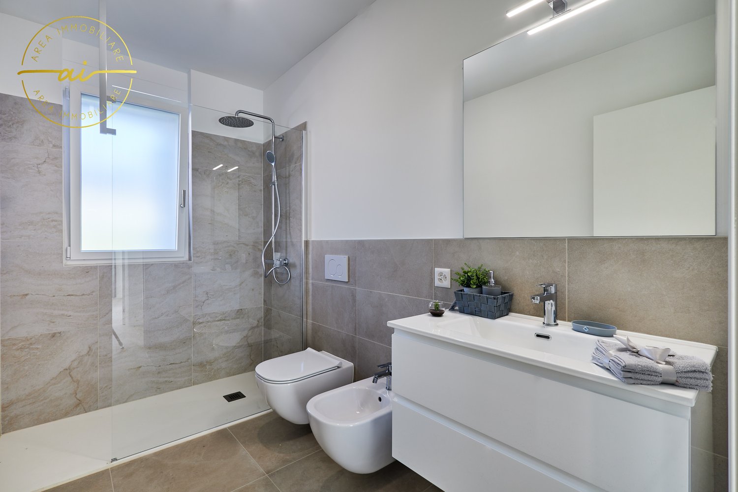 4 ½ rooms roof flat, foto 8 di 10