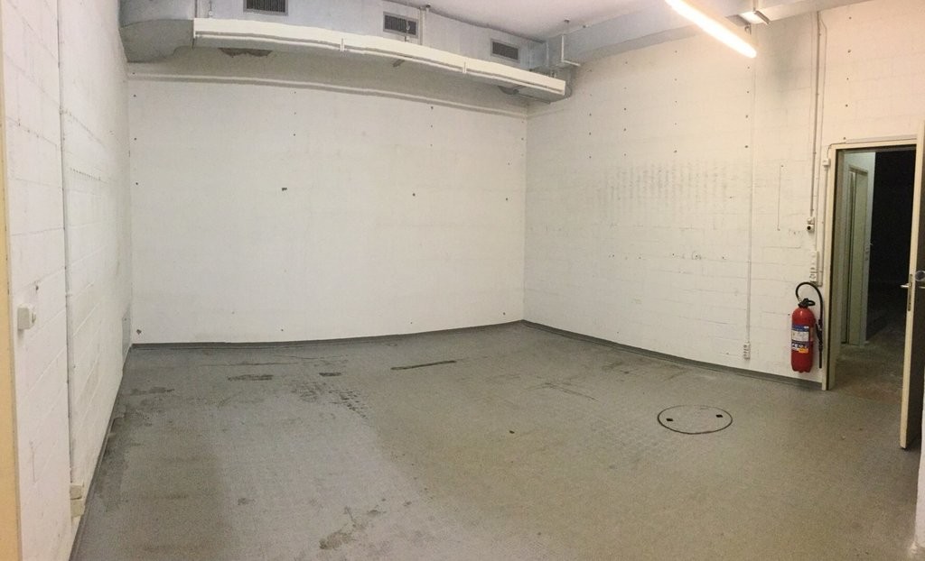 173m² shop