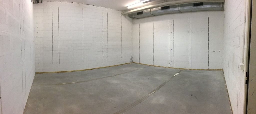 173m² shop