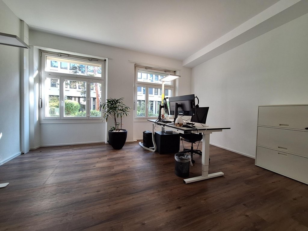 195m² ufficio, foto 2 di 9