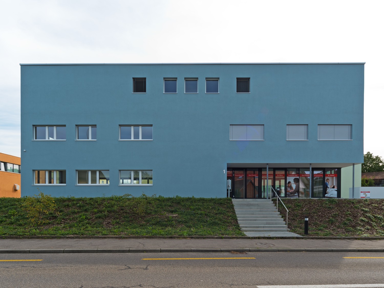 119m² commercial