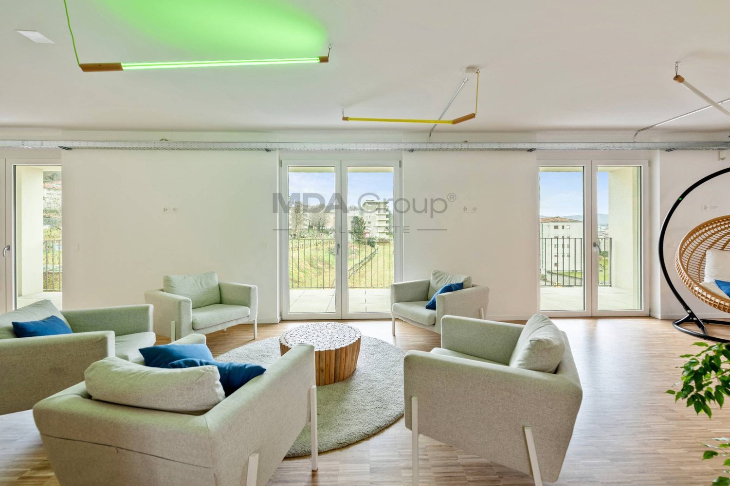 890m² bureau