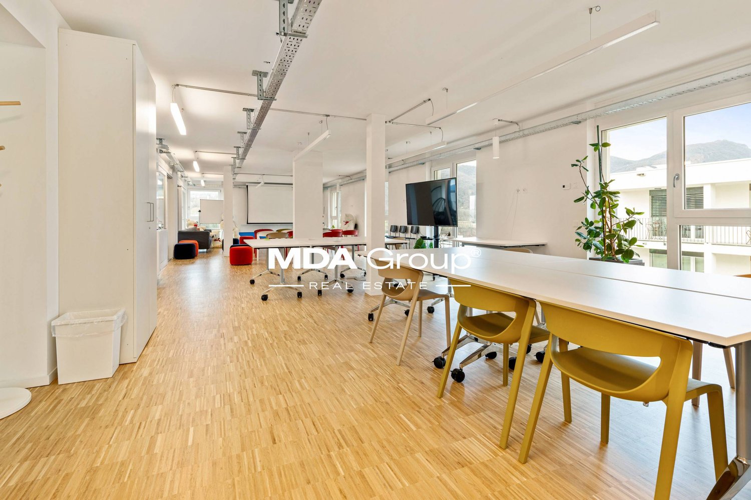 890m² bureau
