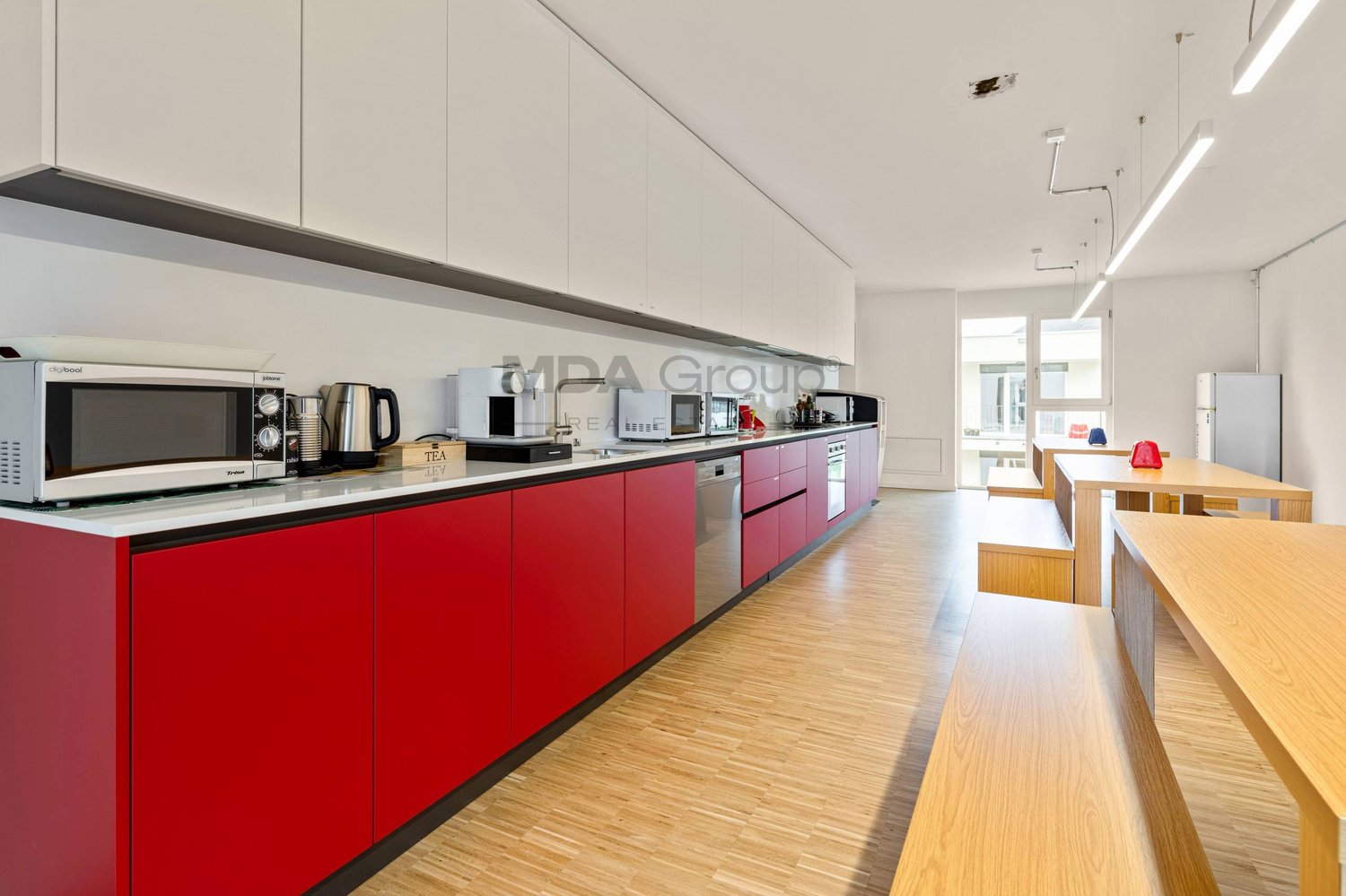 890m² bureau