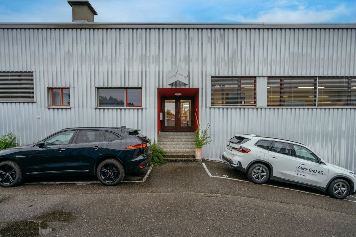 915m² factory
