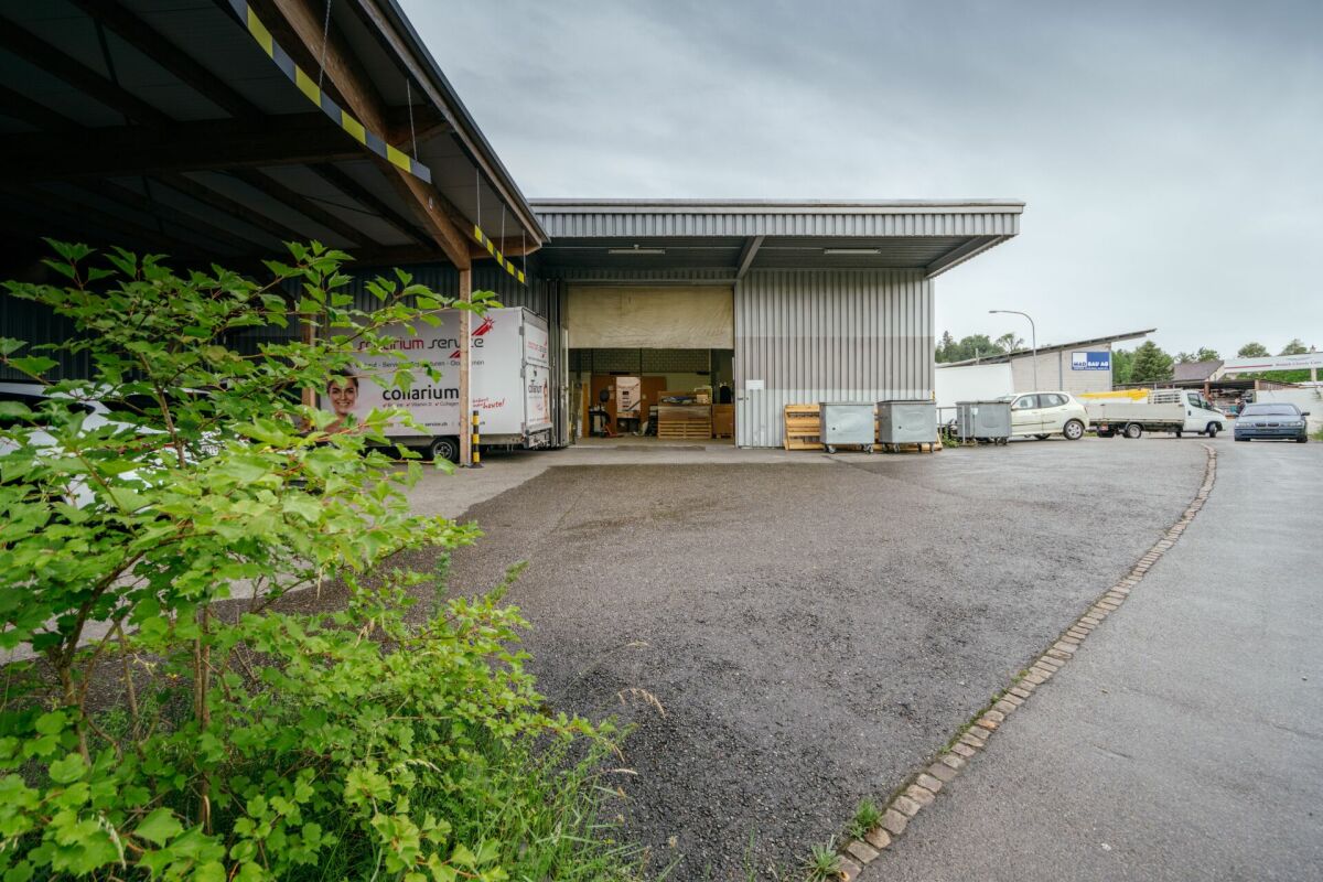 915m² factory