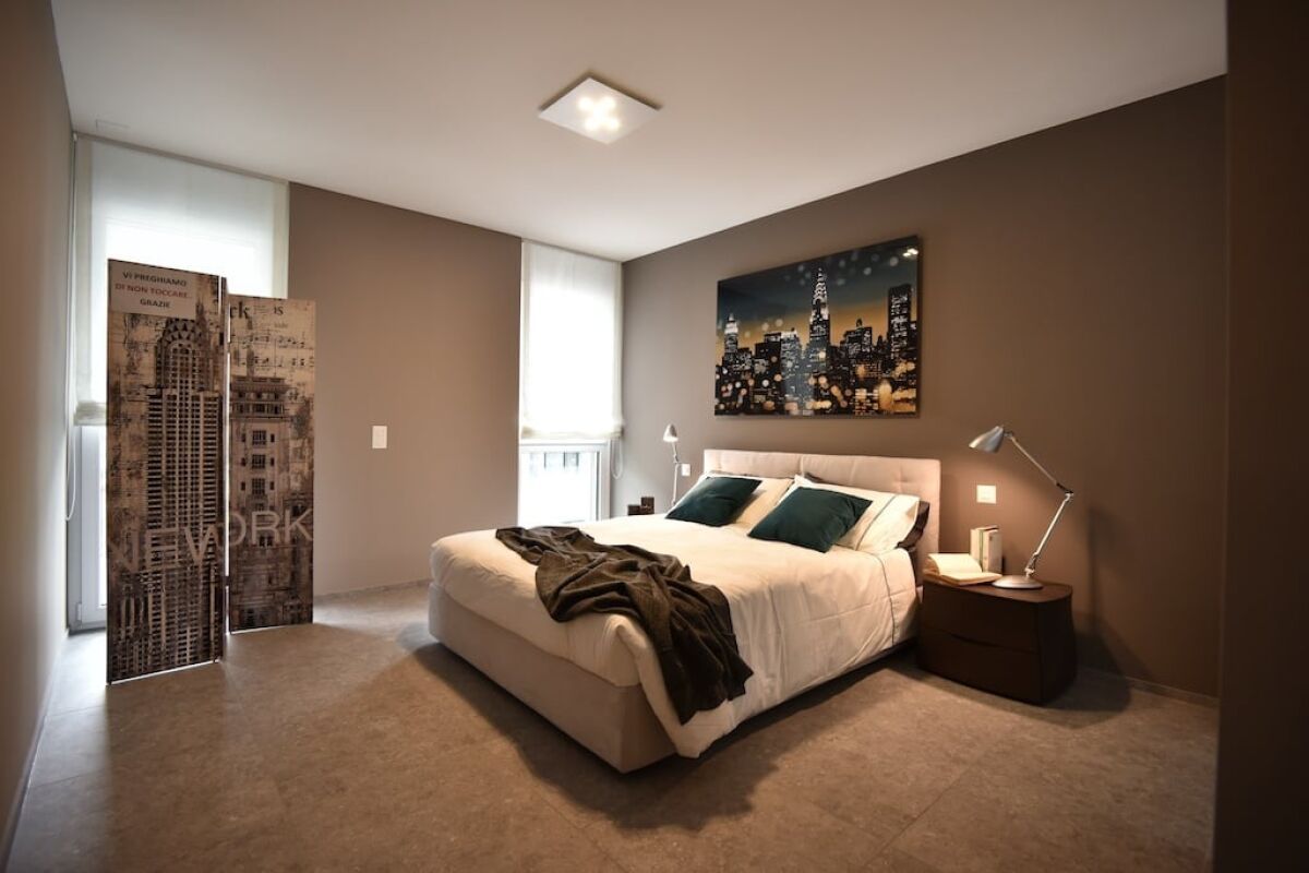 Modern Apartment Luxury C19 Bellinzona 

Appartamento di 3.5 locali a Bellinzona, nel cuore del Ticino, circondato dal verde con vista sulle montagne e sui castelli. 

L'appartamento dispone di un soggiorno luminoso con zona pranzo e cucina a pianta aperta, arredato con moderni mobili di design. 

È, foto 4 di 9