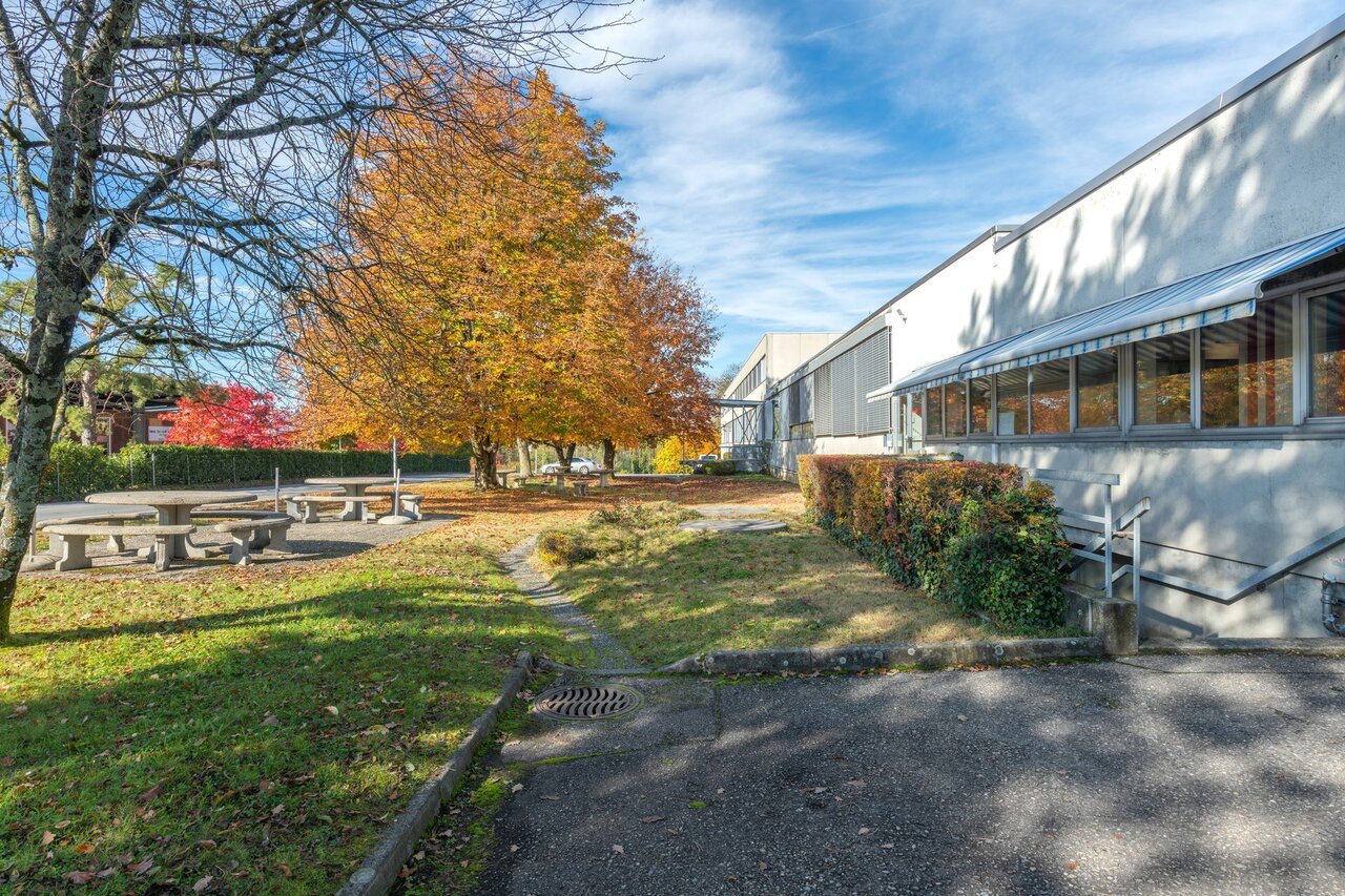 100m² workshop