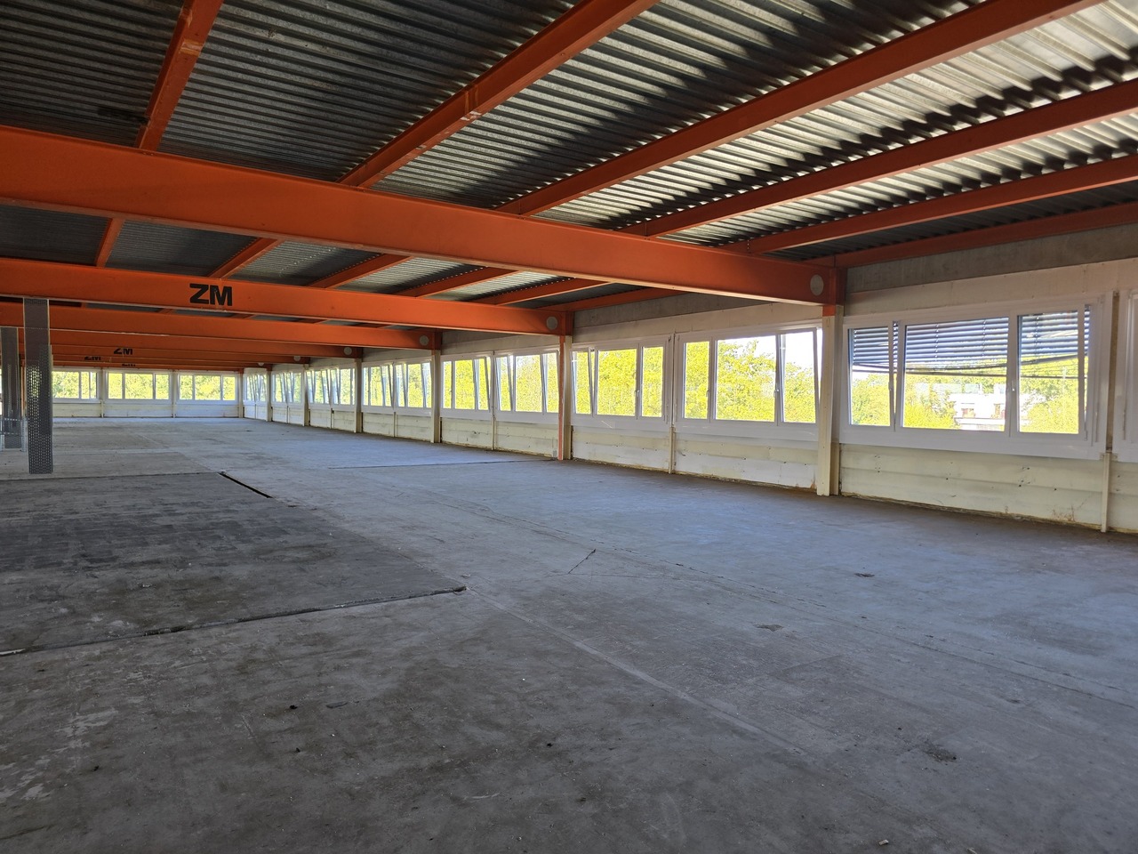100m² workshop