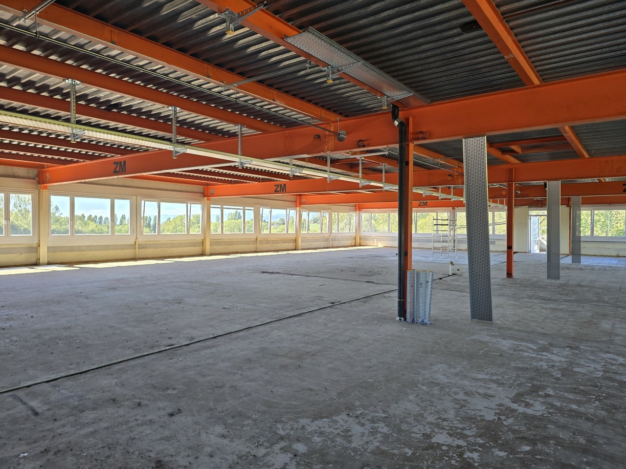 100m² workshop