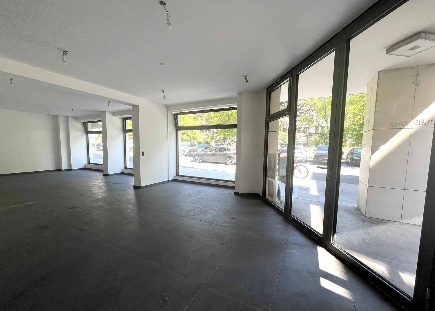 177m² arcade