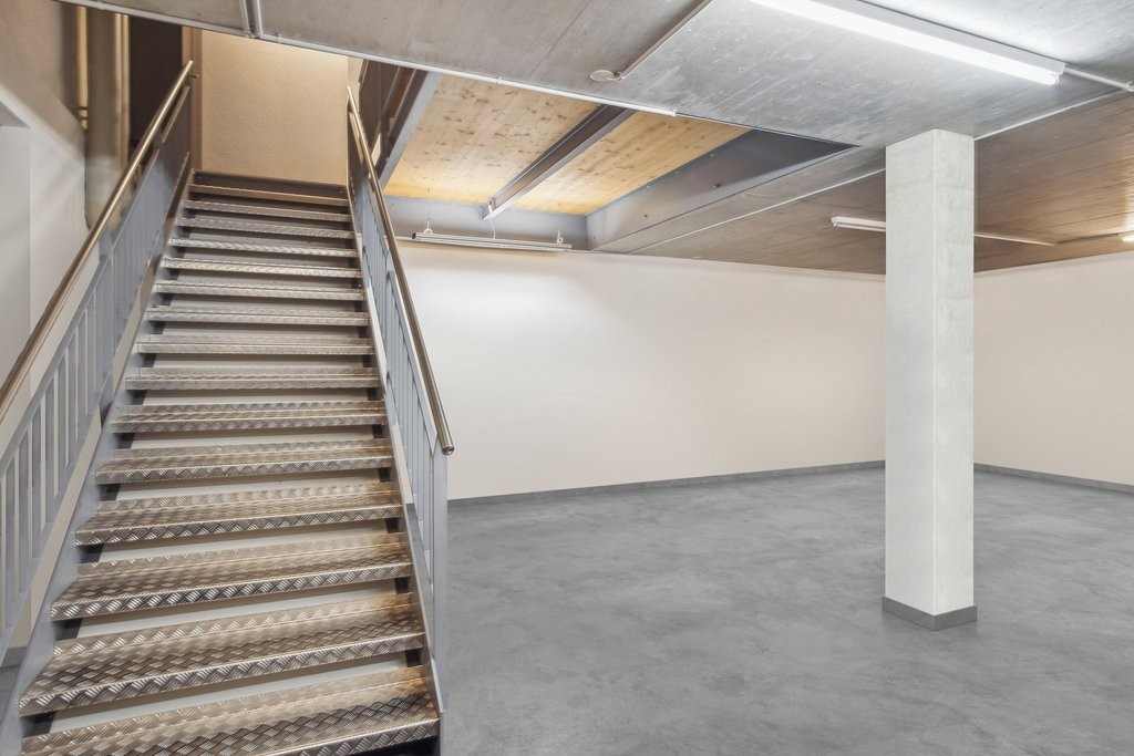 174m² office