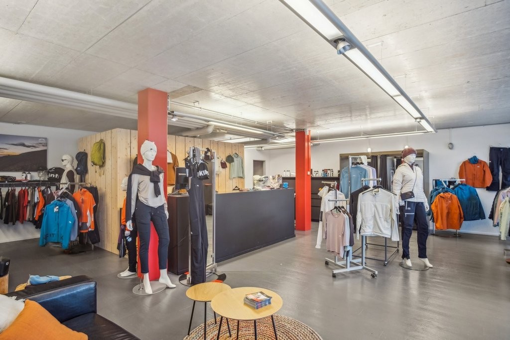 174m² office