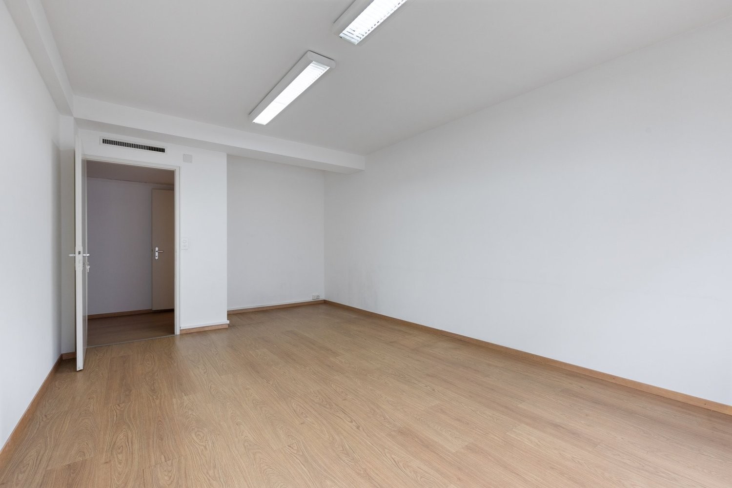 218m² ufficio, foto 8 di 10