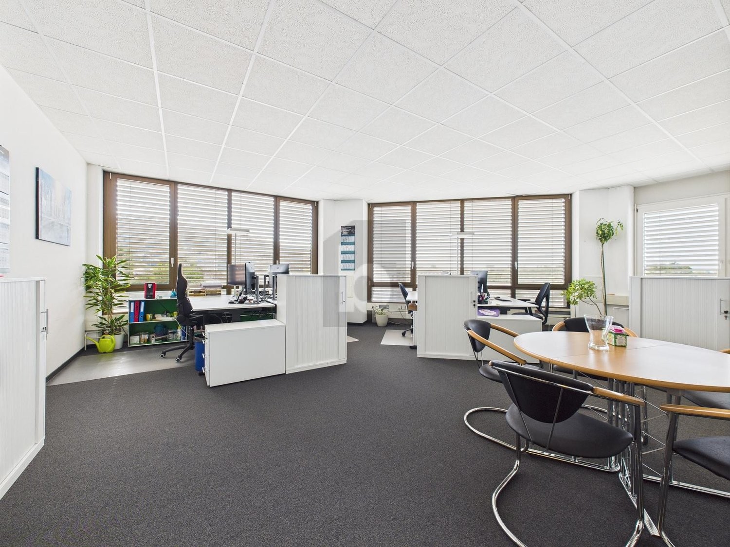 135m² office