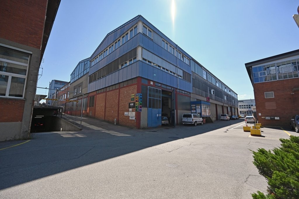 123m² office