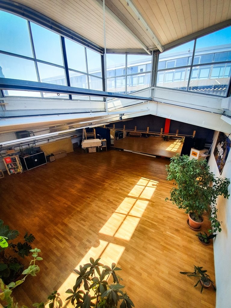 123m² office