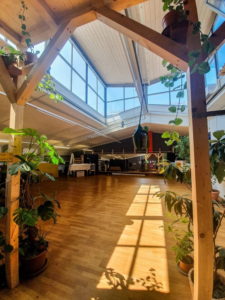 123m² office