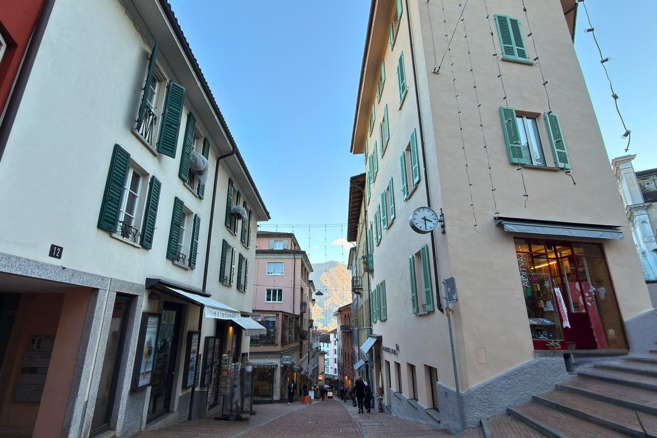 Appartamento di 7 ½ locali, foto 2 di 6