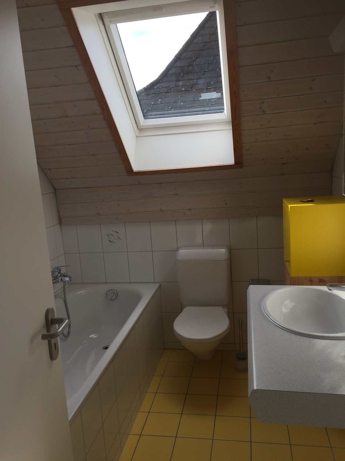 Appartement de 3 ½ pièces

Cet appartement de 3,5 pièces soigné et lumineux situé au 2ème étage se trouve dans un quartier résidentiel calme à la Thörigenstrasse 55 à Herzogenbuchsee. Il convainc par une combinaison réussie de confort d'habitation, de fonctionnalité et d'un emplacement attractif. Le