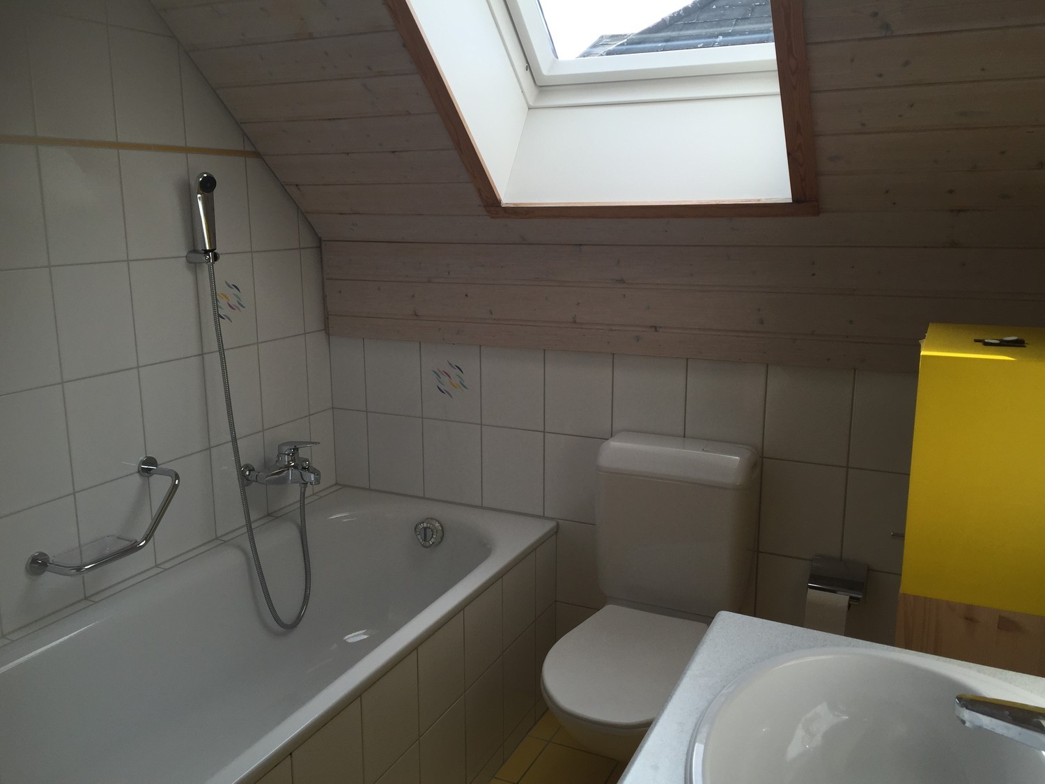 Appartement de 3 ½ pièces

Cet appartement de 3,5 pièces soigné et lumineux situé au 2ème étage se trouve dans un quartier résidentiel calme à la Thörigenstrasse 55 à Herzogenbuchsee. Il convainc par une combinaison réussie de confort d'habitation, de fonctionnalité et d'un emplacement attractif. Le
