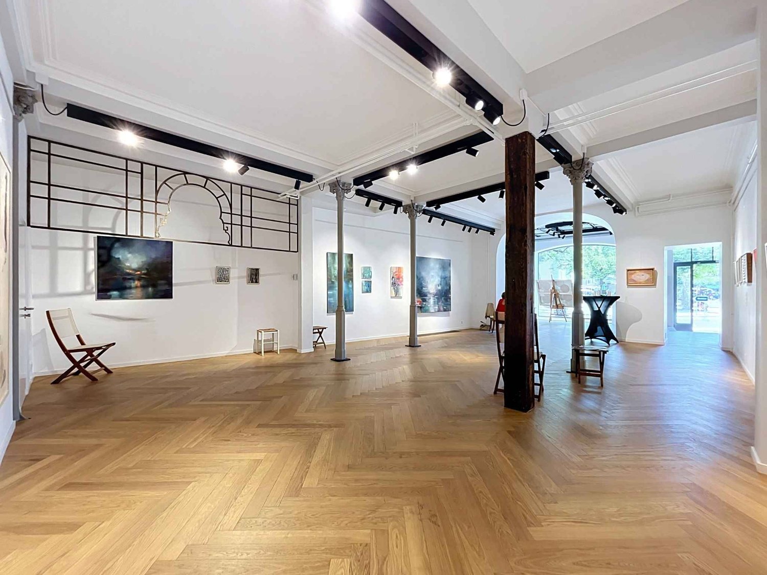107m² arcade
