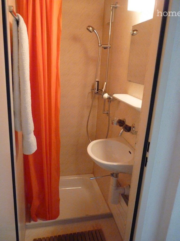 1 camera singola, foto 1 di 3