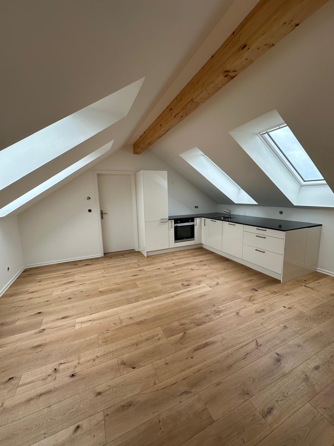 3 ½ rooms roof flat, foto 3 di 10